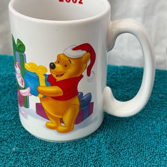 Vintage Winnie the Pooh and Friends Christmas Mug Disney Tigger Pooh Piglet 2002 - Picture 4 of 6